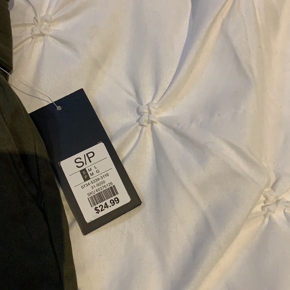 Shorts - Picture 3 of 3